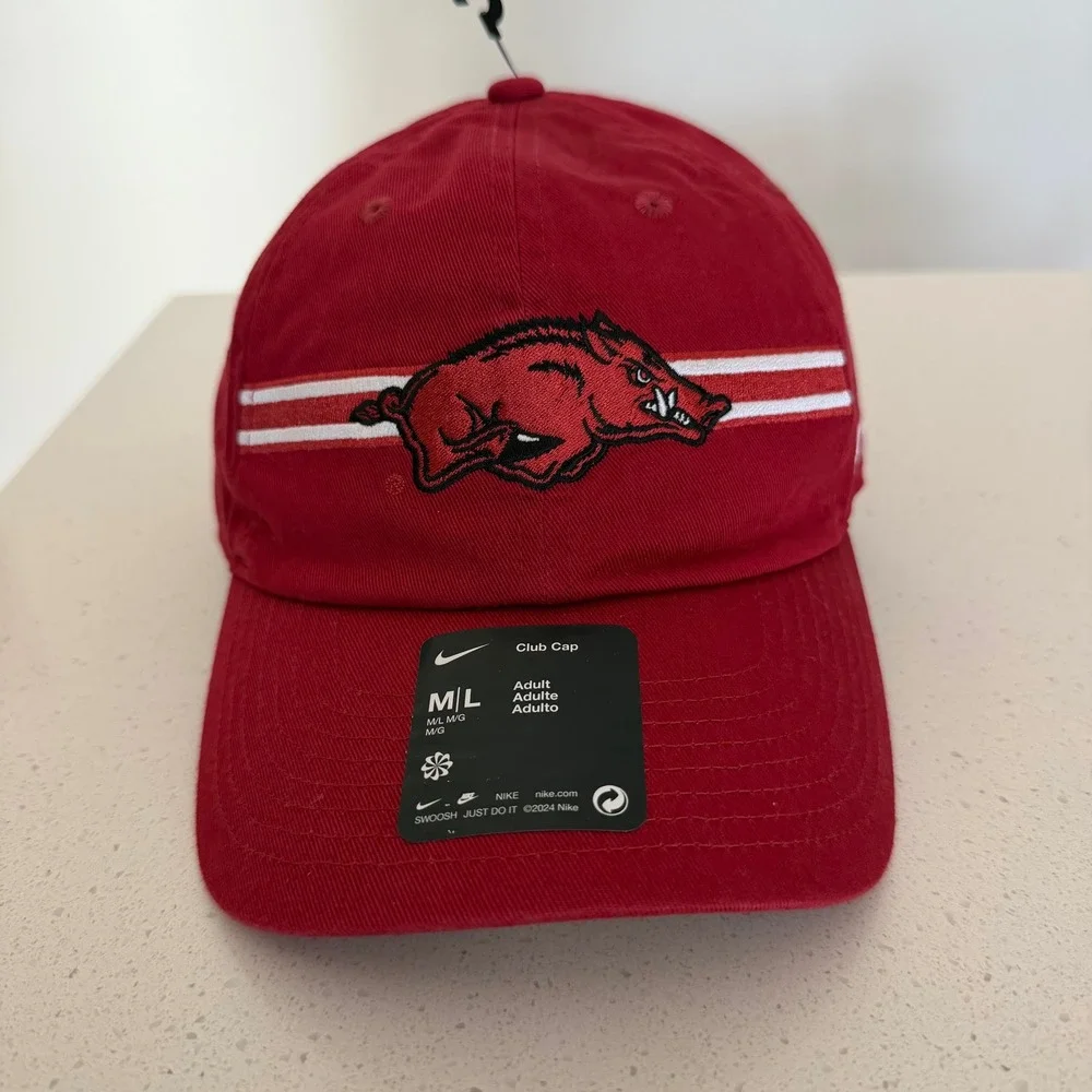 Nike Arkansas‎ Razorbacks Club Cap Red Adjustable Hat Fayetteville AR M/L NEW